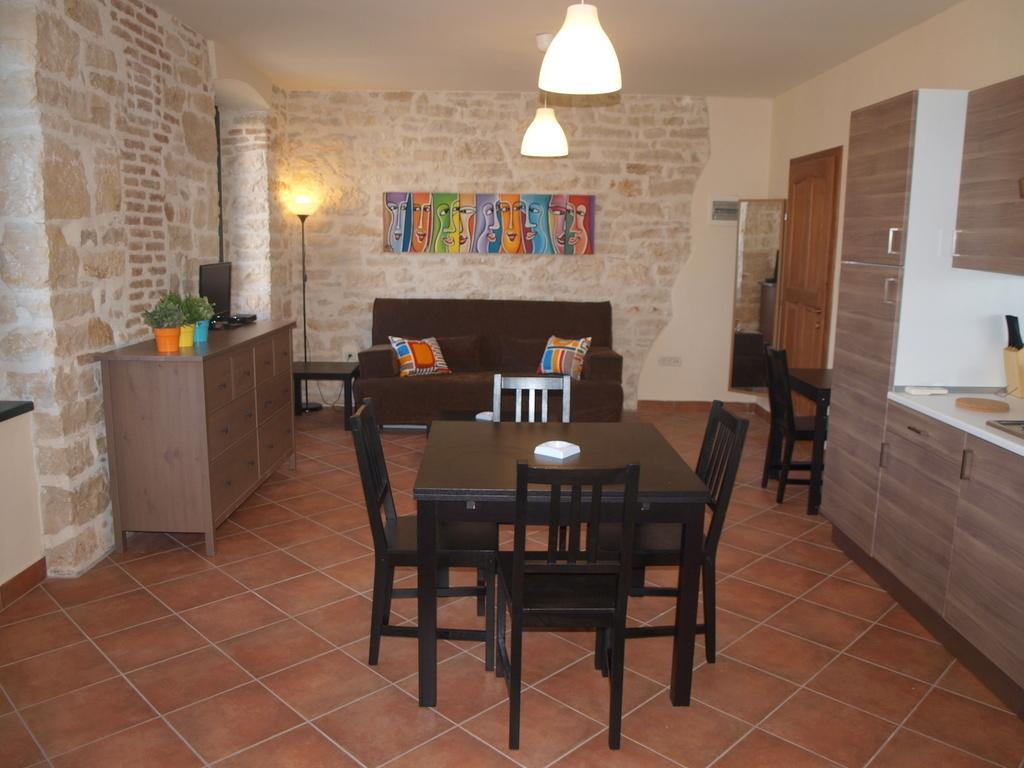 Rovinj'S Flowers Apartments Værelse billede